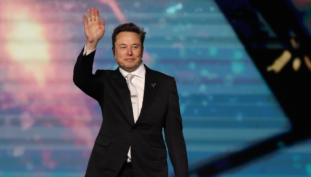 Elon Musk’tan Yoksulluğa Son: Yapay Zeka ve Robotlarla Gelecek Devrim