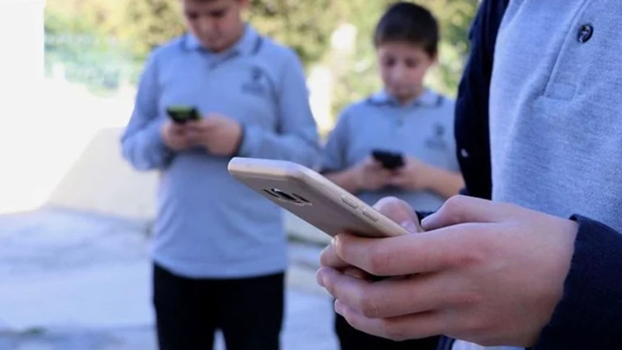 BTK’dan kritik hazırlık: Çocuk hatlarına yeni kısıtlamalar gündemde
