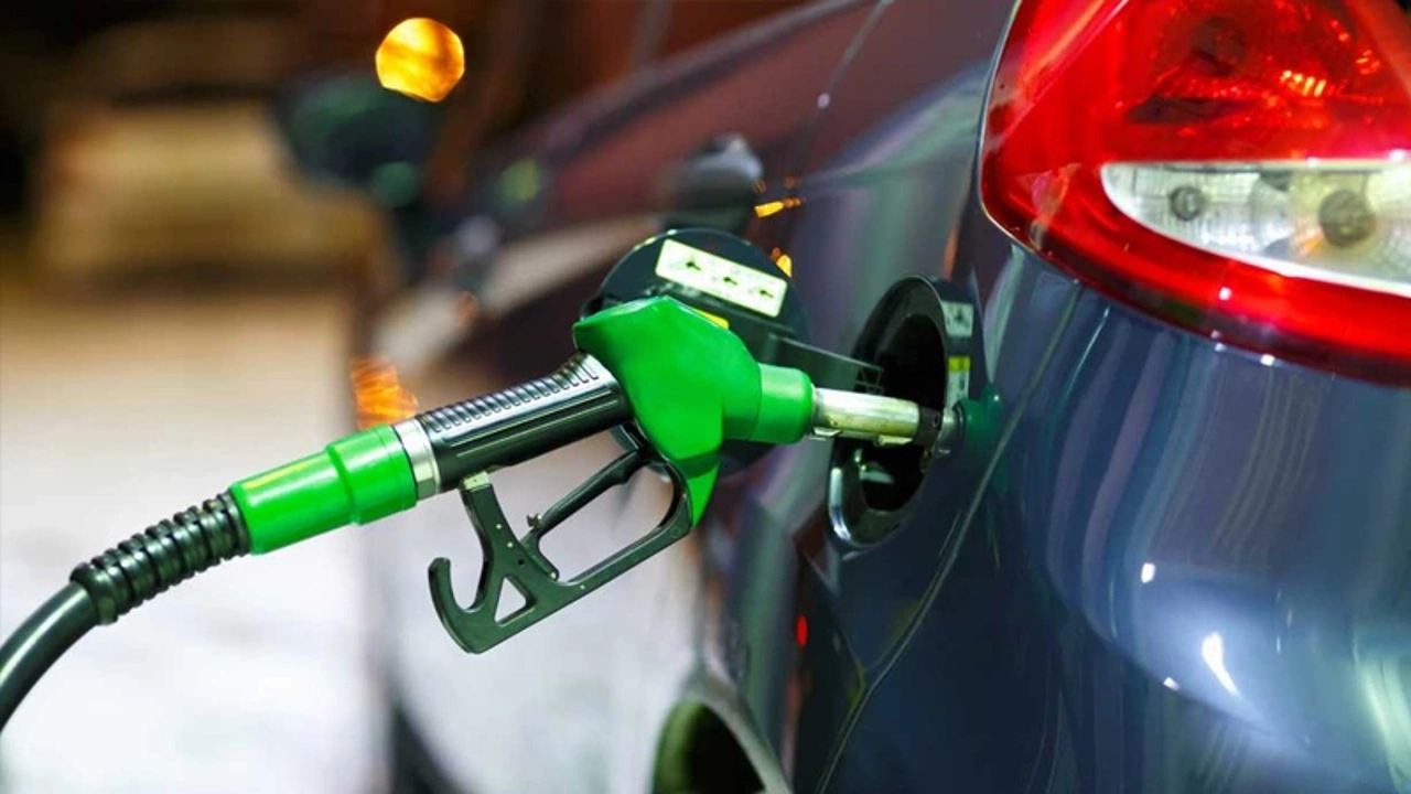 Benzin ve motorine yeni zam: Fiyatlar pompada artacak