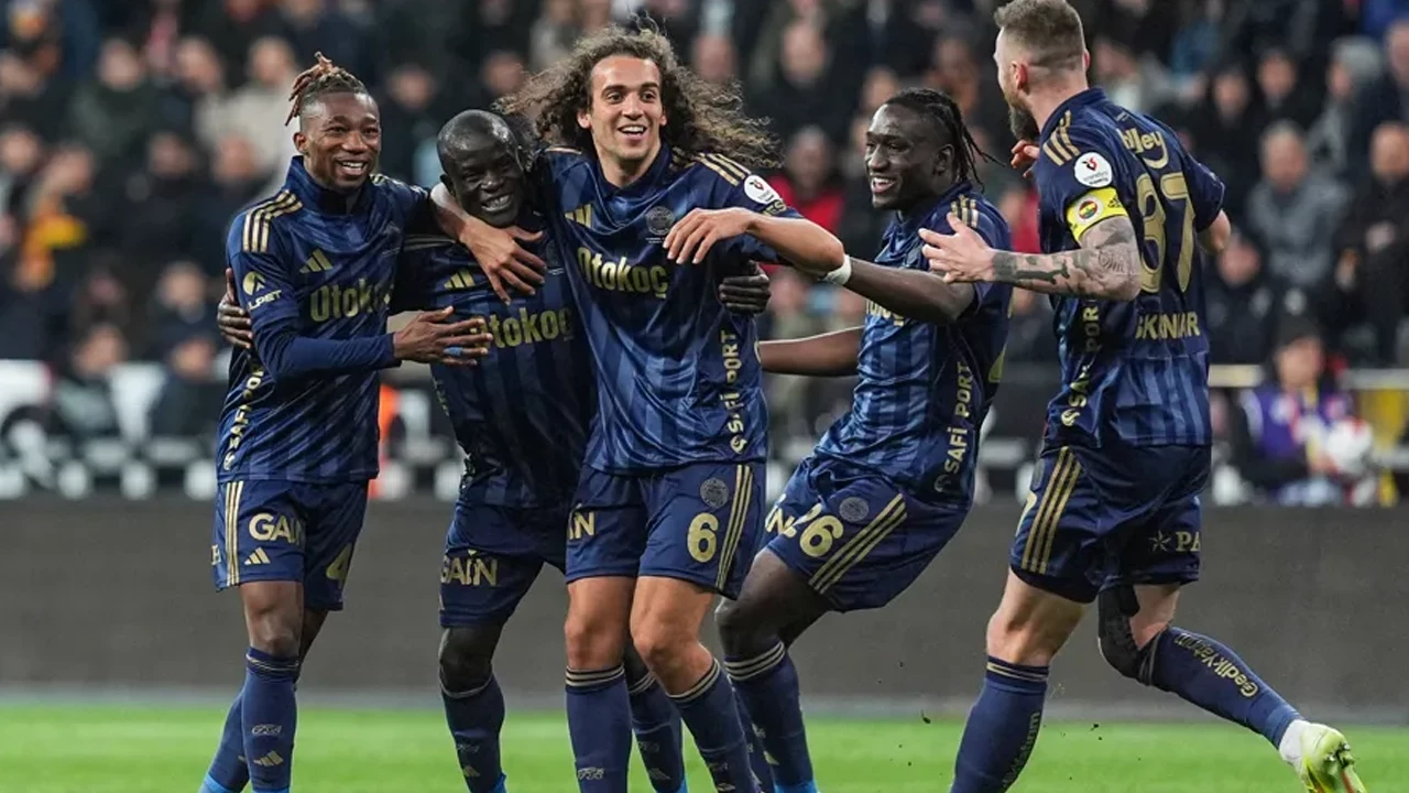 Fenerbahçe’den deplasmanda net zafer! Şampiyonluk yarışı kızıştı