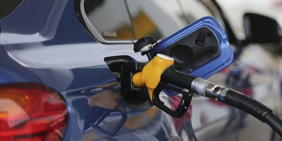 Benzin ve motorine yeni zam: Fiyatlar yeniden yükseldi