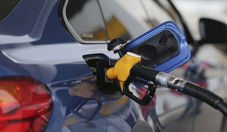 Benzin ve motorine yeni zam: Fiyatlar yeniden yükseldi