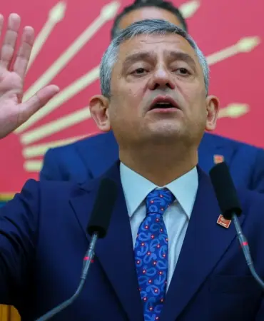 ozgur-ozelden-secime-giremeyiz-uyarisi-26-temmuzu-gecirmeden-kurultay-yapilmali-jl0s_cover